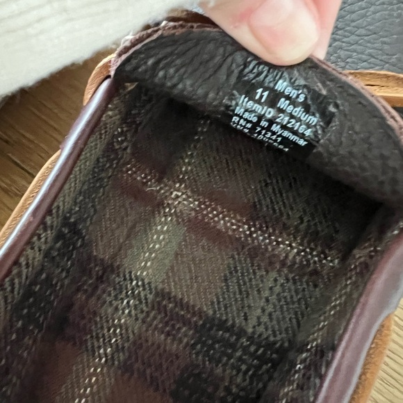L.L. Bean Men\'s Brown Leather Loafers Handsewn Slippers, Flannel-Lined brand new main image 5